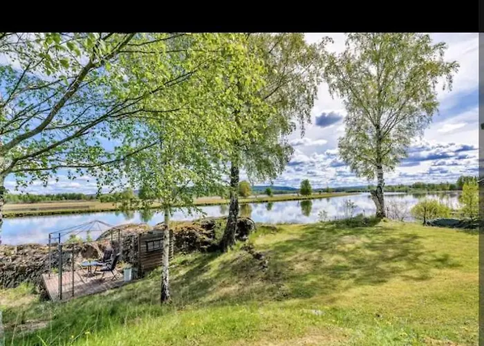 Feriehus Ved Elv *